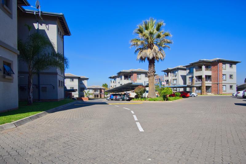 2 Bedroom Property for Sale in Victory Park Gauteng
