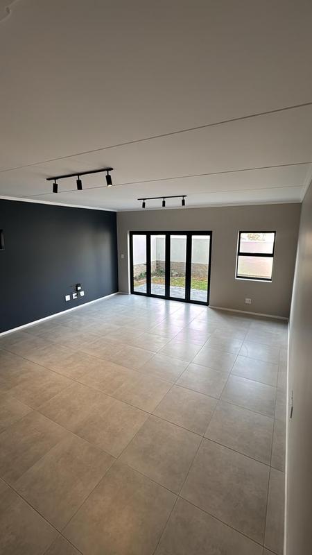 2 Bedroom Property for Sale in Atholl Gauteng