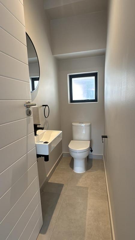 2 Bedroom Property for Sale in Atholl Gauteng