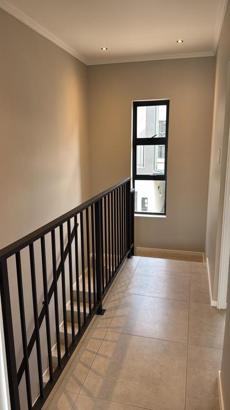 2 Bedroom Property for Sale in Atholl Gauteng