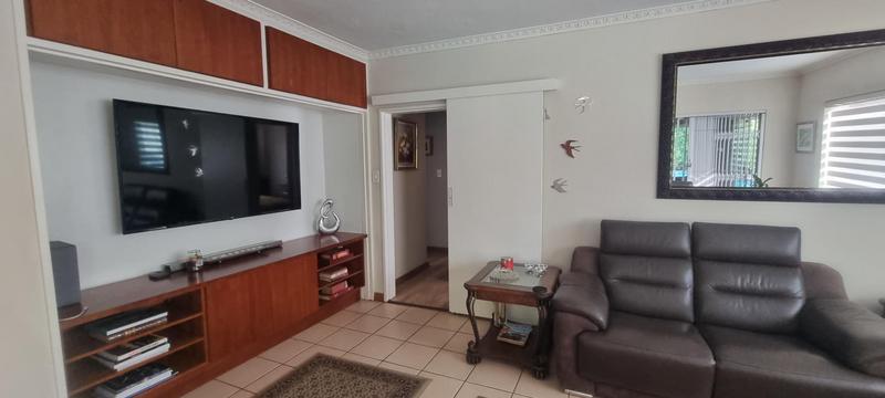 5 Bedroom Property for Sale in Wierda Park Gauteng