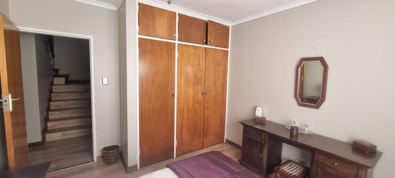5 Bedroom Property for Sale in Wierda Park Gauteng