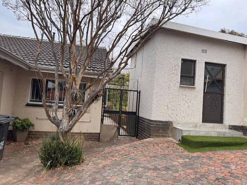 To Let 1 Bedroom Property for Rent in Blairgowrie Gauteng