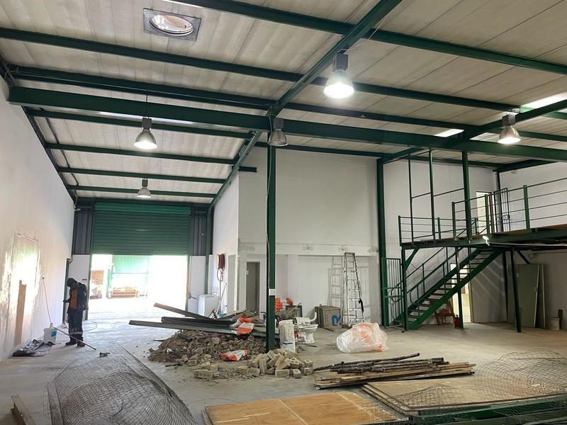 To Let Commercial Property for Rent in Rooihuiskraal Gauteng