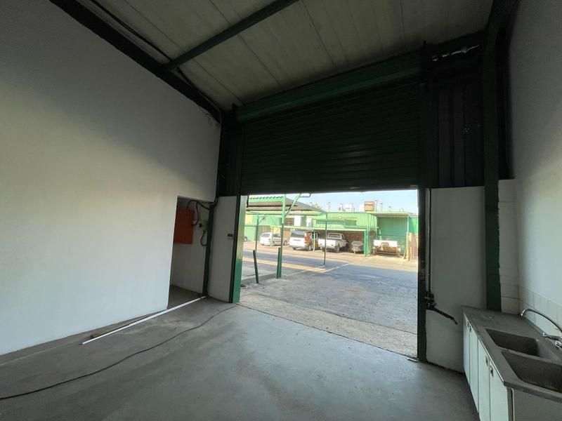To Let Commercial Property for Rent in Rooihuiskraal Gauteng