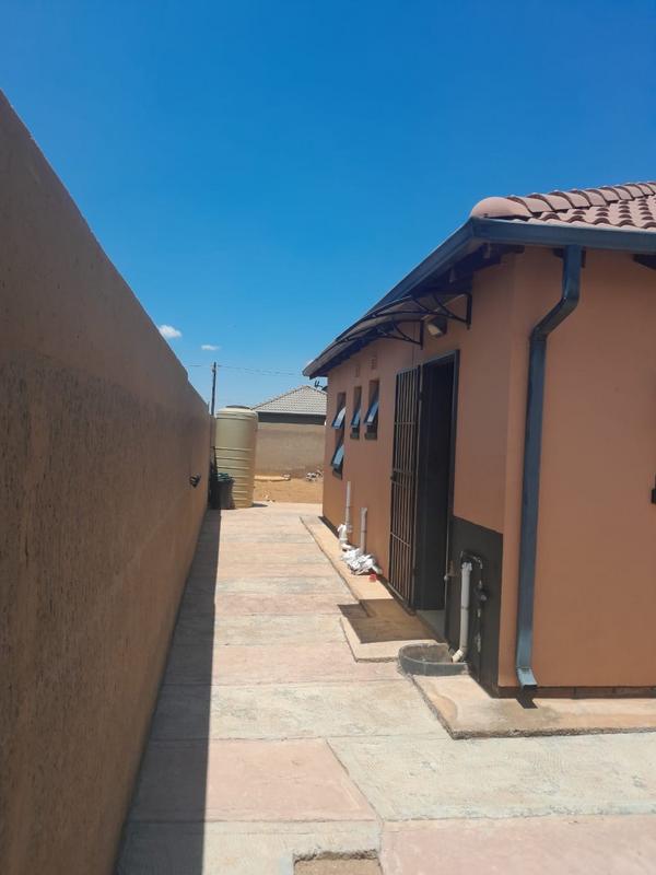 To Let 2 Bedroom Property for Rent in Protea Glen Gauteng