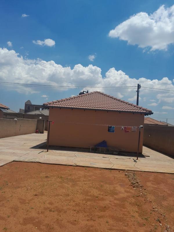 To Let 2 Bedroom Property for Rent in Protea Glen Gauteng