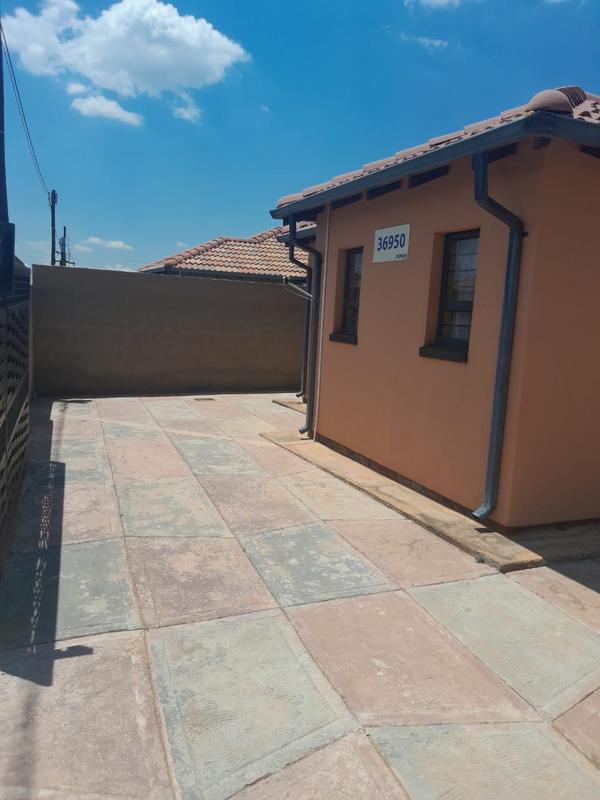 To Let 2 Bedroom Property for Rent in Protea Glen Gauteng