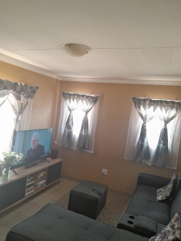 To Let 2 Bedroom Property for Rent in Protea Glen Gauteng
