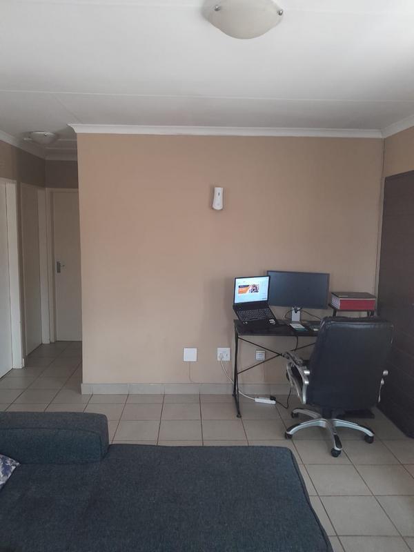 To Let 2 Bedroom Property for Rent in Protea Glen Gauteng