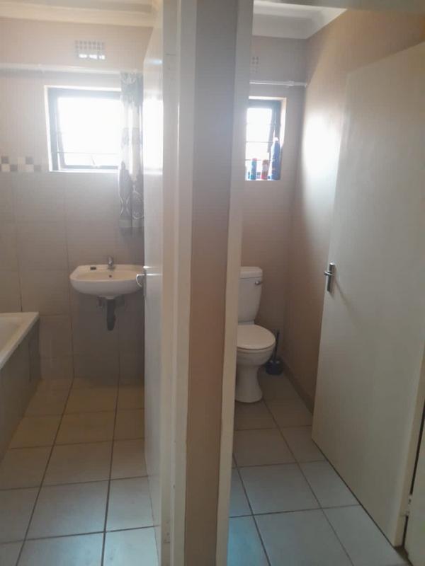 To Let 2 Bedroom Property for Rent in Protea Glen Gauteng