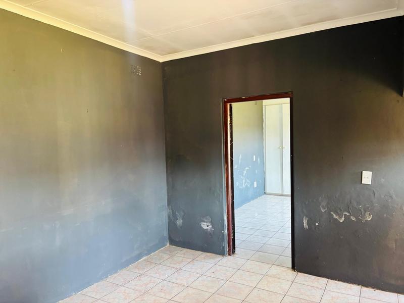 To Let 1 Bedroom Property for Rent in Florida Gauteng