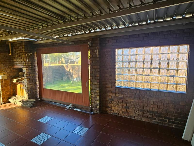 2 Bedroom Property for Sale in Terenure Gauteng