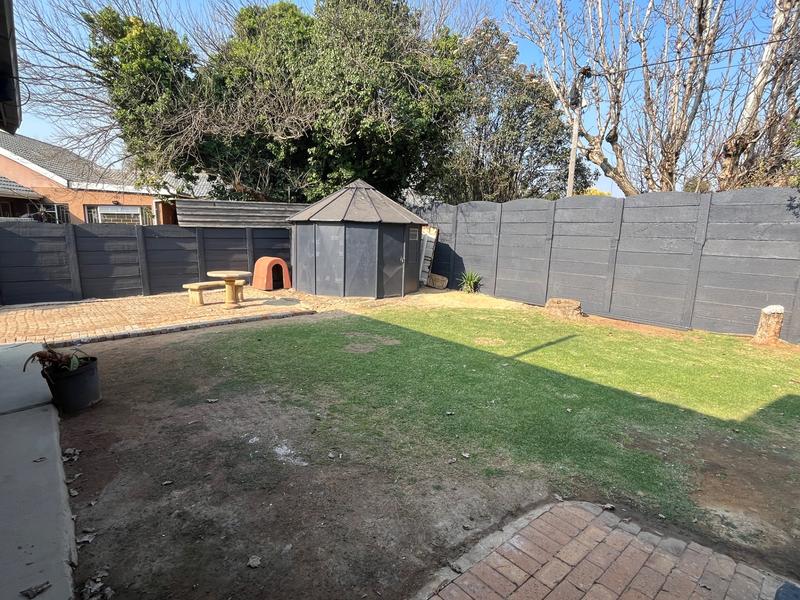 5 Bedroom Property for Sale in Dalpark Gauteng