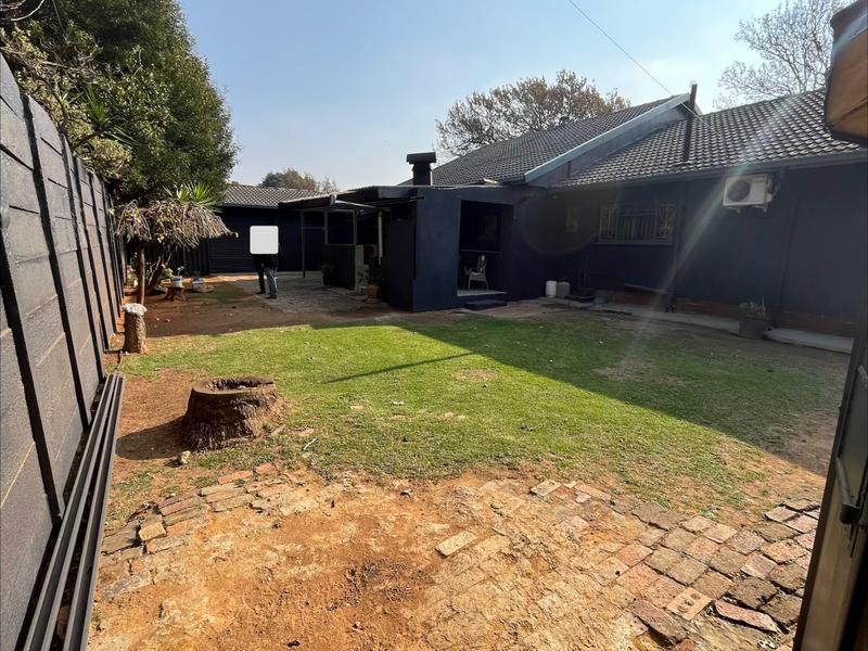 5 Bedroom Property for Sale in Dalpark Gauteng