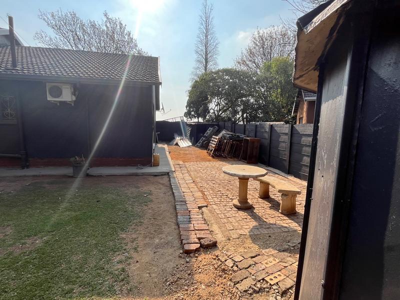 5 Bedroom Property for Sale in Dalpark Gauteng