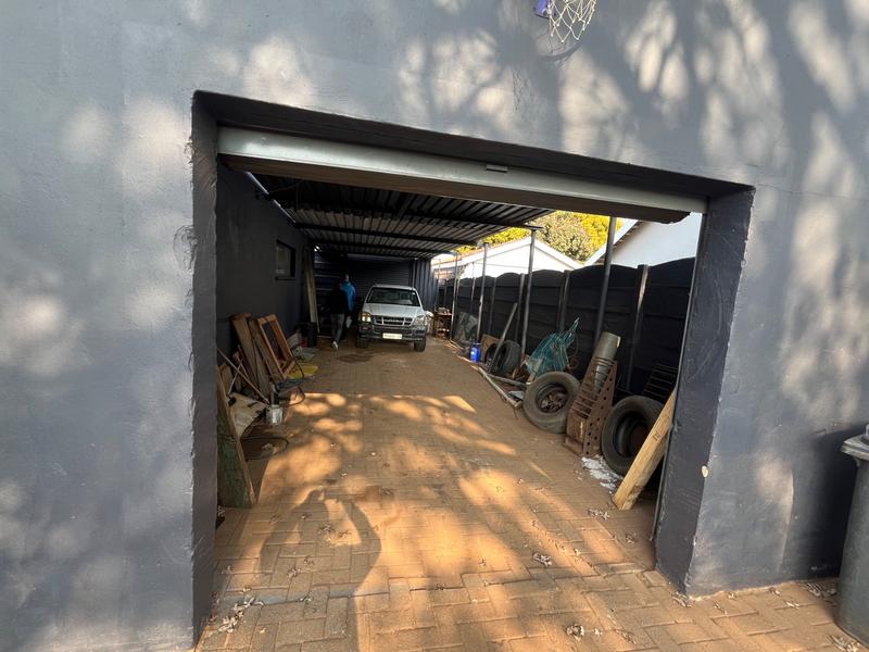 5 Bedroom Property for Sale in Dalpark Gauteng