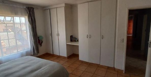 3 Bedroom Property for Sale in Glen Marais Gauteng