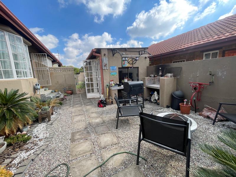 2 Bedroom Property for Sale in Norkem Park Gauteng