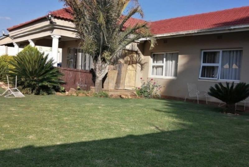 7 Bedroom Property for Sale in Clayville Gauteng