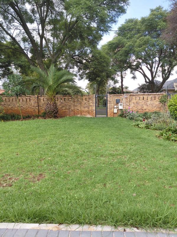 3 Bedroom Property for Sale in Greenside Gauteng