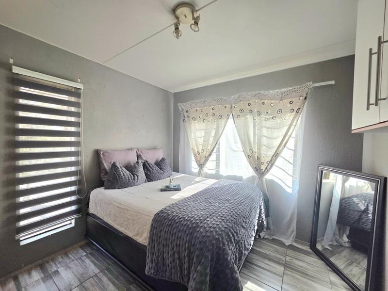 2 Bedroom Property for Sale in Klippoortjie Gauteng