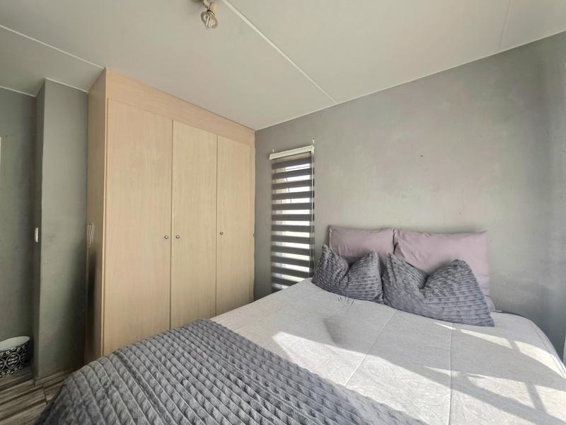 2 Bedroom Property for Sale in Klippoortjie Gauteng
