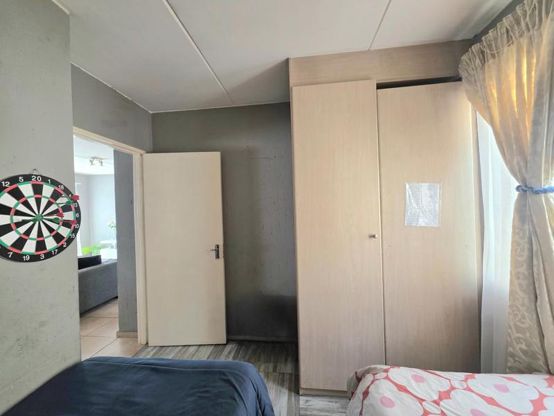 2 Bedroom Property for Sale in Klippoortjie Gauteng