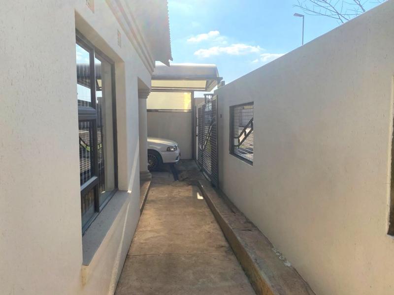 3 Bedroom Property for Sale in Meadowlands Gauteng