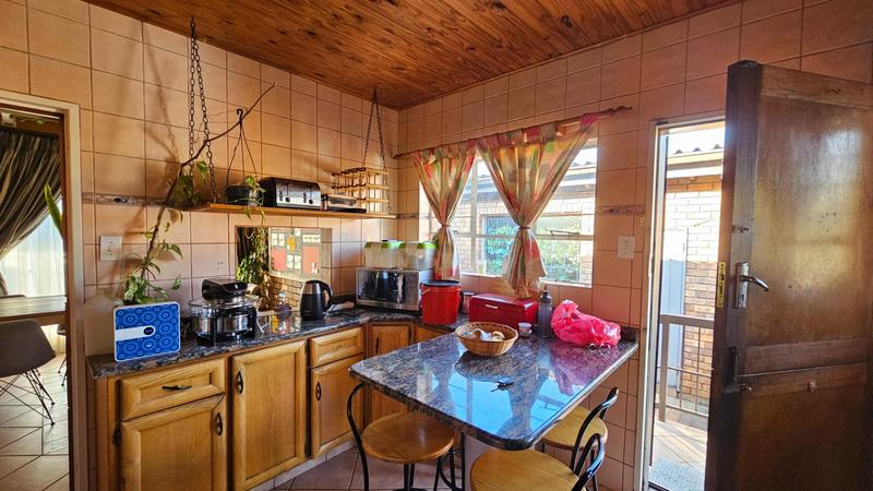 4 Bedroom Property for Sale in Mulbarton Gauteng