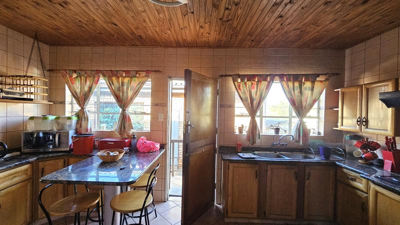 4 Bedroom Property for Sale in Mulbarton Gauteng