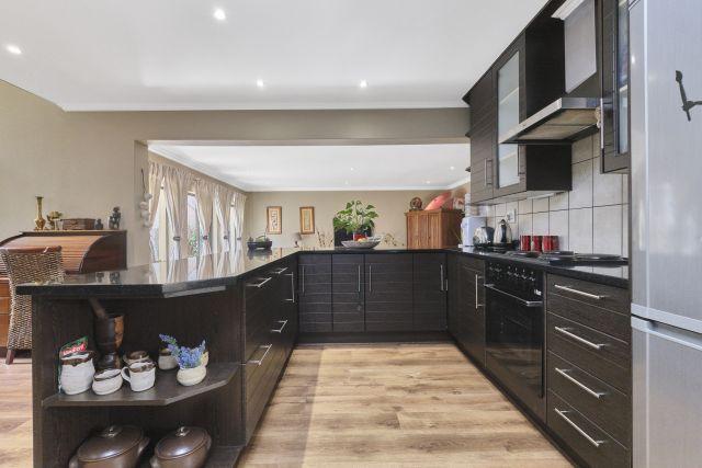 3 Bedroom Property for Sale in Barbeque Downs Gauteng