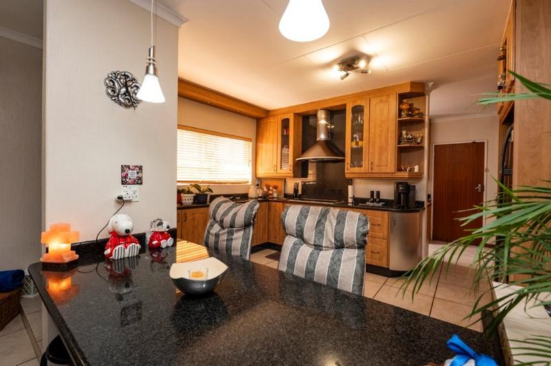 4 Bedroom Property for Sale in Glenvista Gauteng