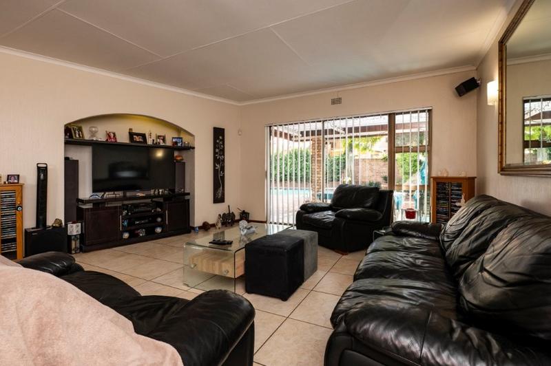 4 Bedroom Property for Sale in Glenvista Gauteng