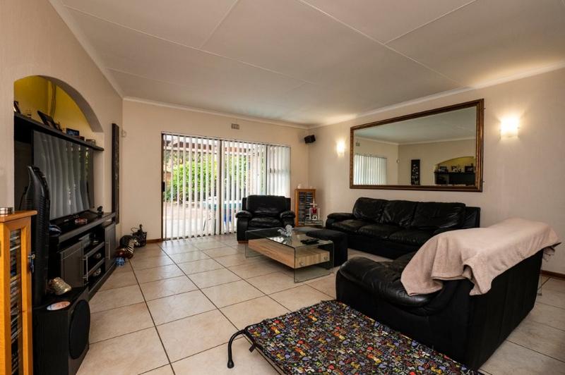 4 Bedroom Property for Sale in Glenvista Gauteng