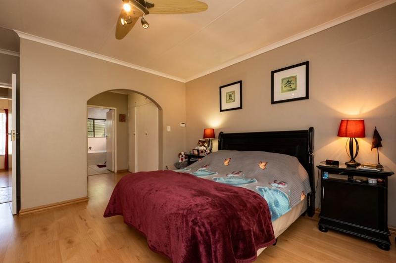 4 Bedroom Property for Sale in Glenvista Gauteng