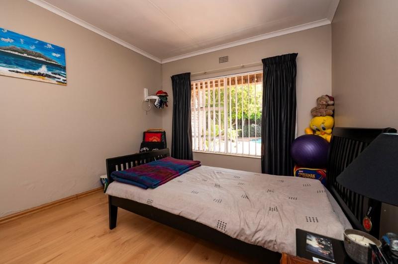 4 Bedroom Property for Sale in Glenvista Gauteng