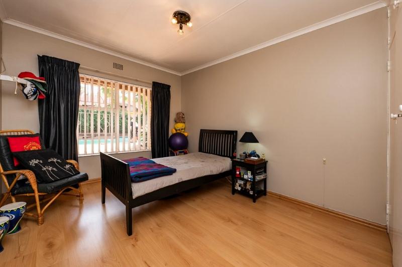4 Bedroom Property for Sale in Glenvista Gauteng