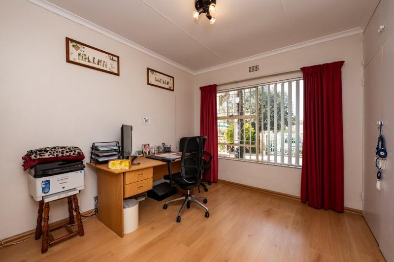 4 Bedroom Property for Sale in Glenvista Gauteng