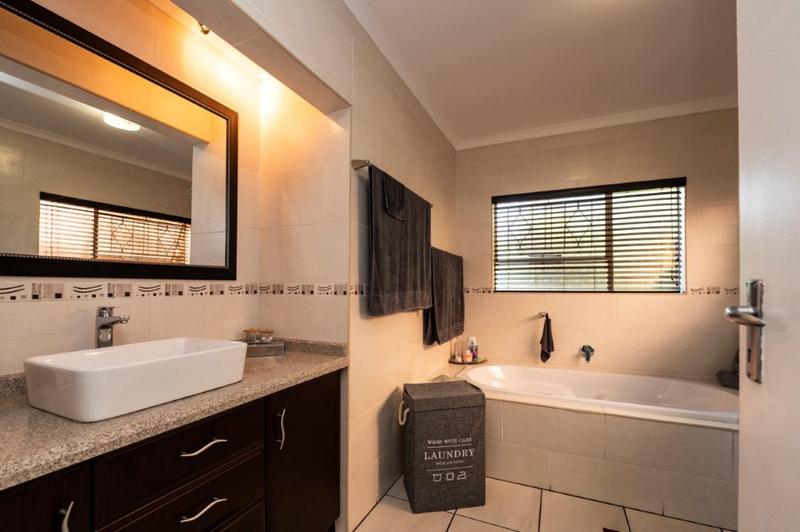 4 Bedroom Property for Sale in Glenvista Gauteng