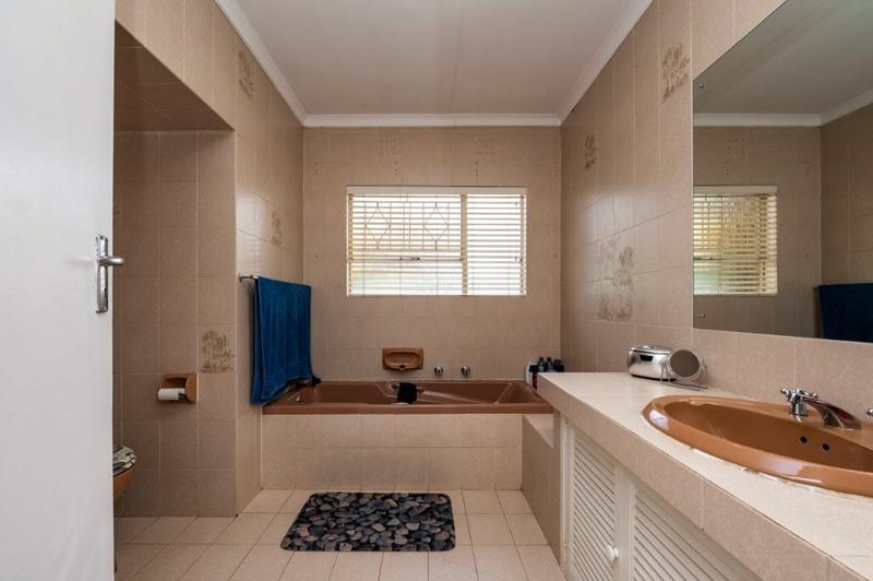 4 Bedroom Property for Sale in Glenvista Gauteng