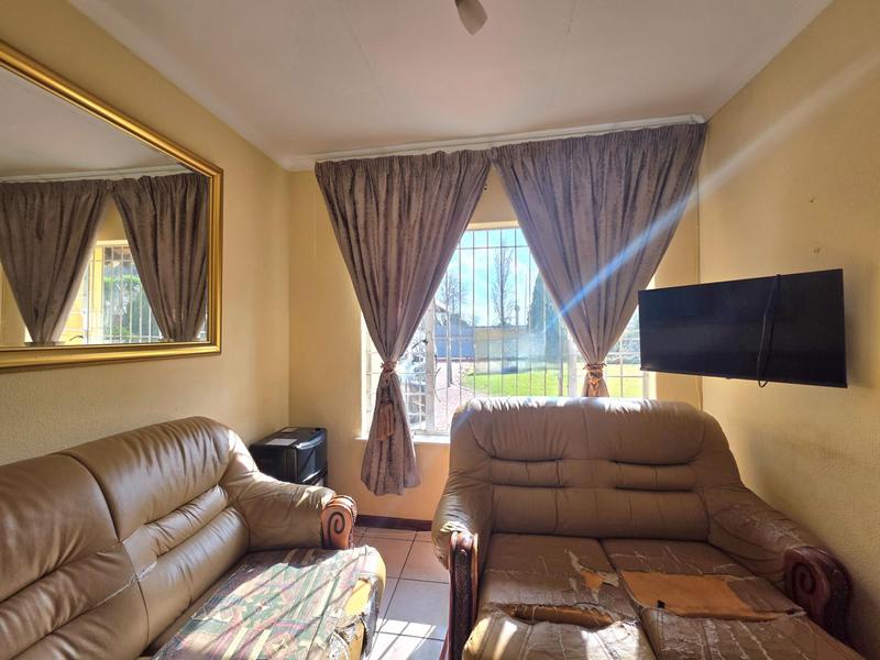3 Bedroom Property for Sale in Dawn Park Gauteng