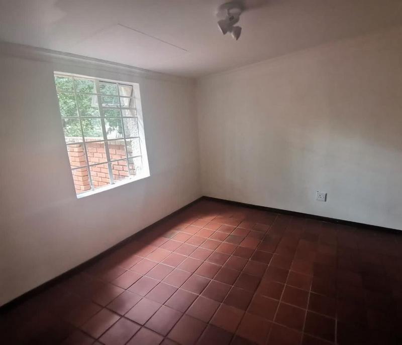 10 Bedroom Property for Sale in Knopjeslaagte Gauteng