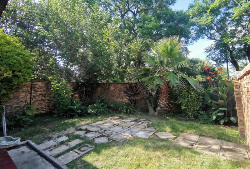 10 Bedroom Property for Sale in Knopjeslaagte Gauteng