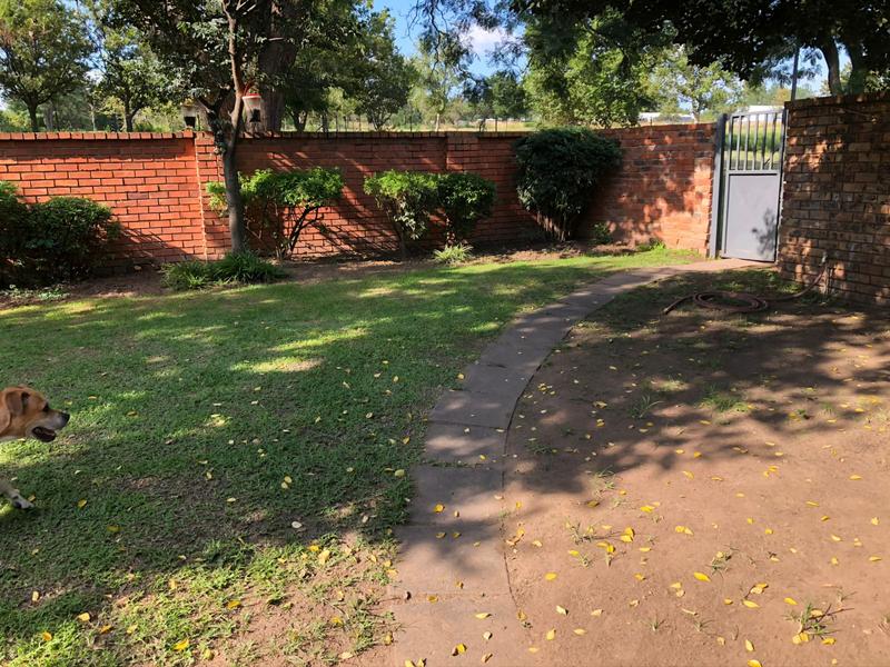 10 Bedroom Property for Sale in Knopjeslaagte Gauteng