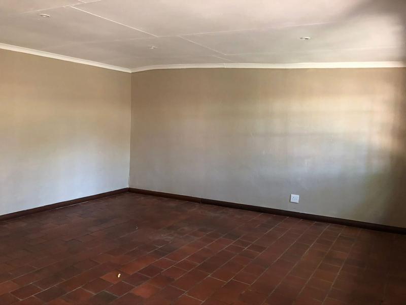 10 Bedroom Property for Sale in Knopjeslaagte Gauteng