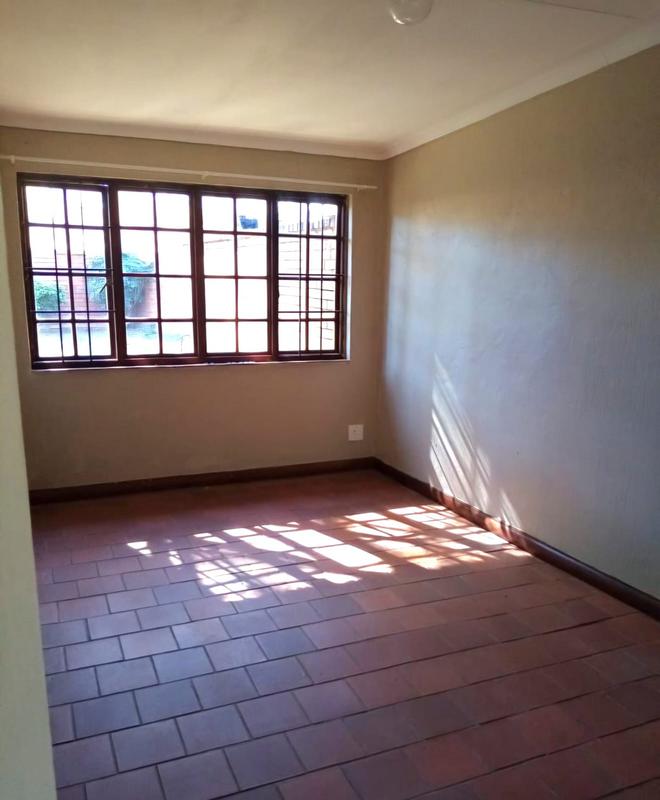 10 Bedroom Property for Sale in Knopjeslaagte Gauteng