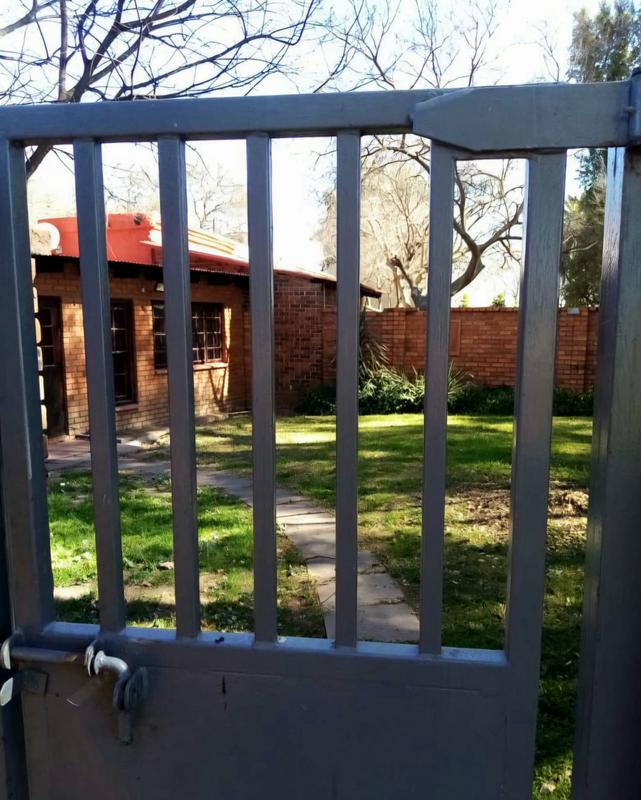 10 Bedroom Property for Sale in Knopjeslaagte Gauteng