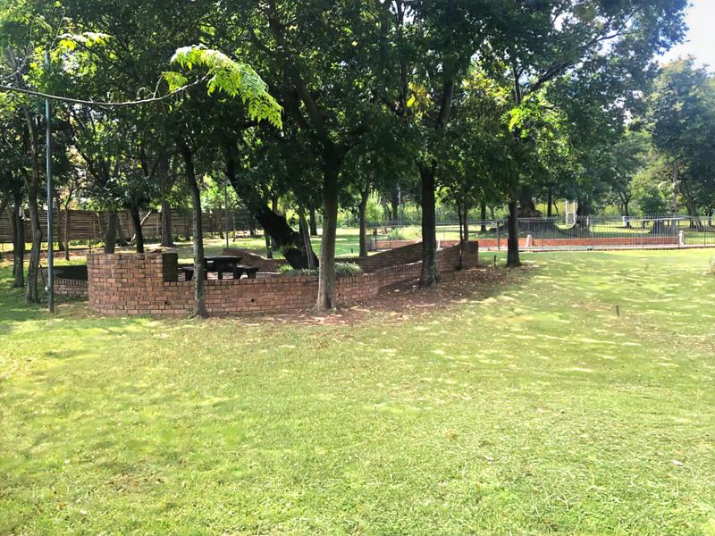 10 Bedroom Property for Sale in Knopjeslaagte Gauteng
