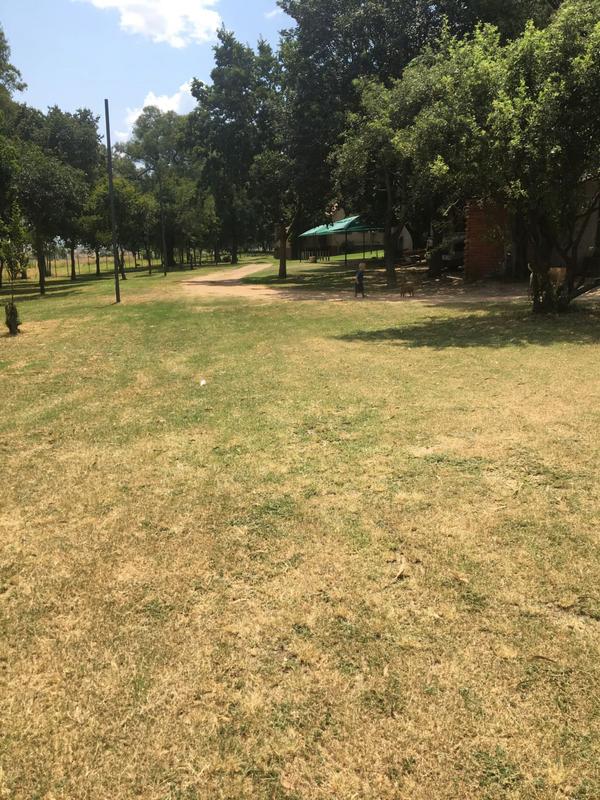 10 Bedroom Property for Sale in Knopjeslaagte Gauteng